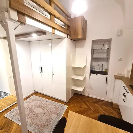 Courtyard Center Lägenhet Ljubljana