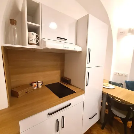 Apartamento Courtyard Center *