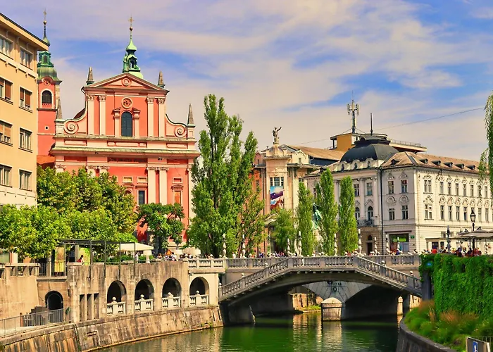 Courtyard Center * Lublaň